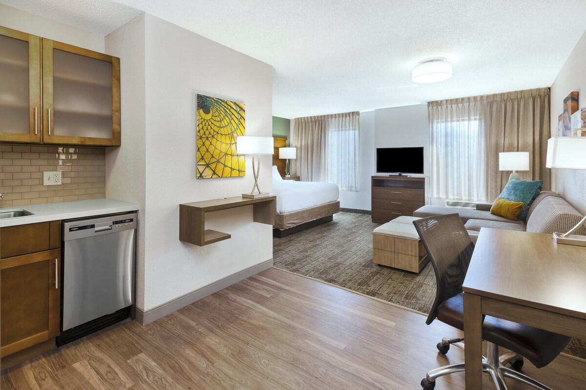 Studio Suite, 1 King Bed with Sofa bed, Kitchen | In-room safe, desk, laptop workspace, iron/ironing board