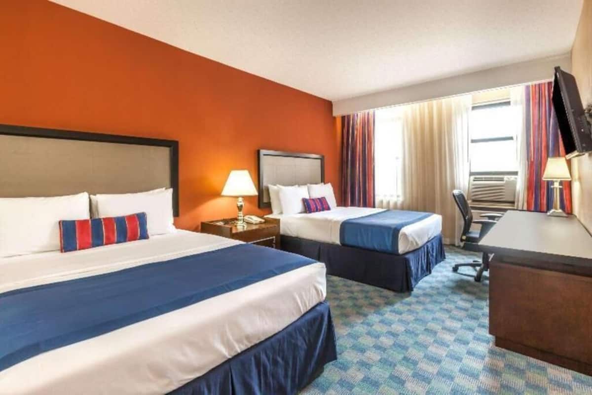In-room safe, desk, iron/ironing board, free WiFi