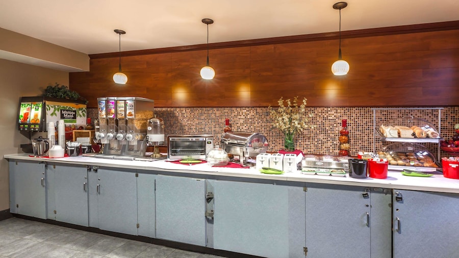 Ramada by Wyndham Jersey City