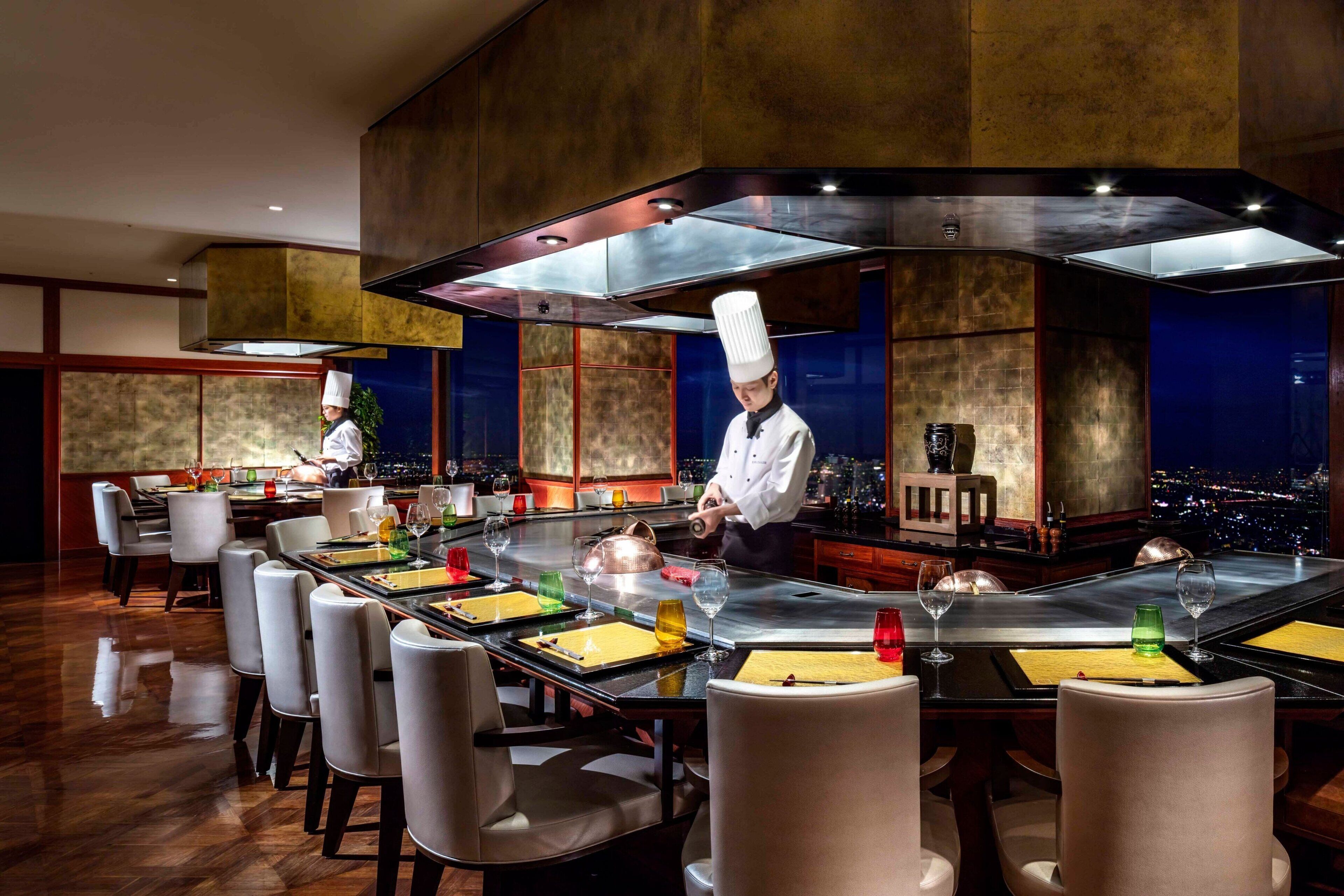 breakfast, lunch, dinner served; international cuisine