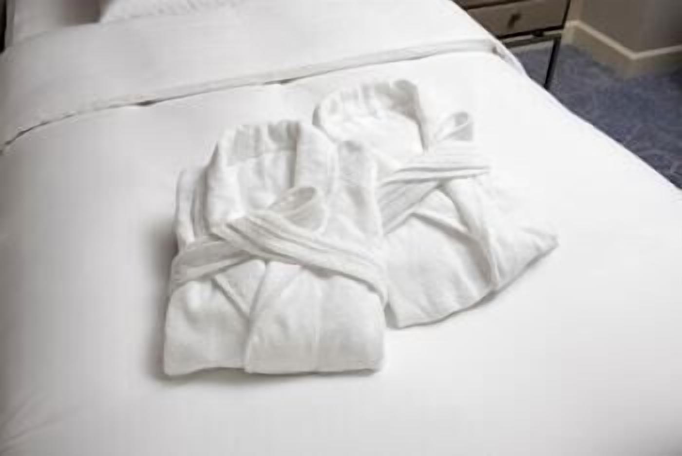 Ropa de cama de alta calidad, edredón y minibar 