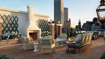 Club suite, 1 tweepersoonsbed, niet-roken, open haard | Terras