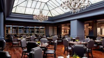 Desayuno a la carta todos los días (con cargo)