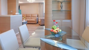 Room - Holiday Inn Shenzhen Donghua by IHG (Shenzhen)