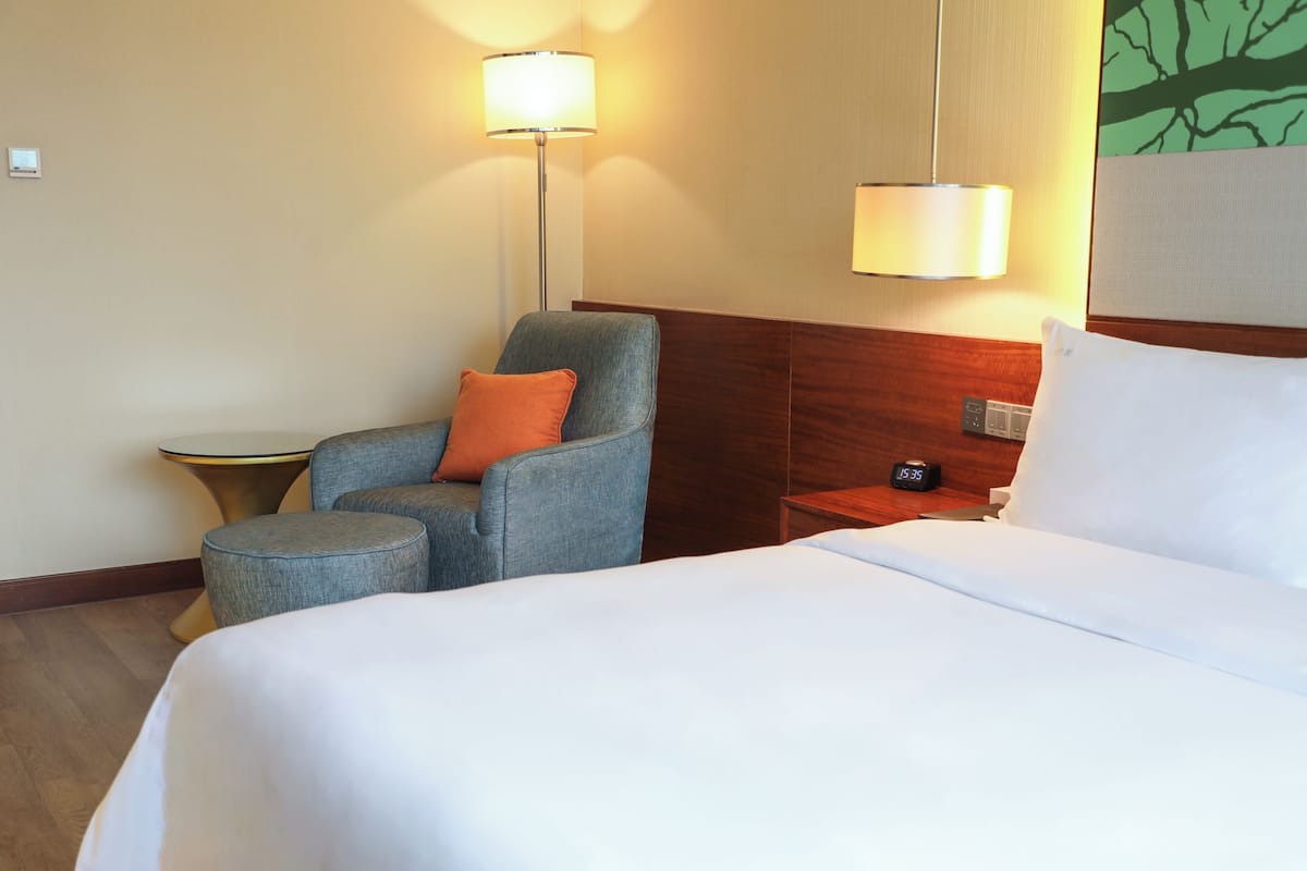 1 bedroom, premium bedding, minibar, in-room safe