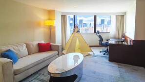 1 bedroom, premium bedding, minibar, in-room safe