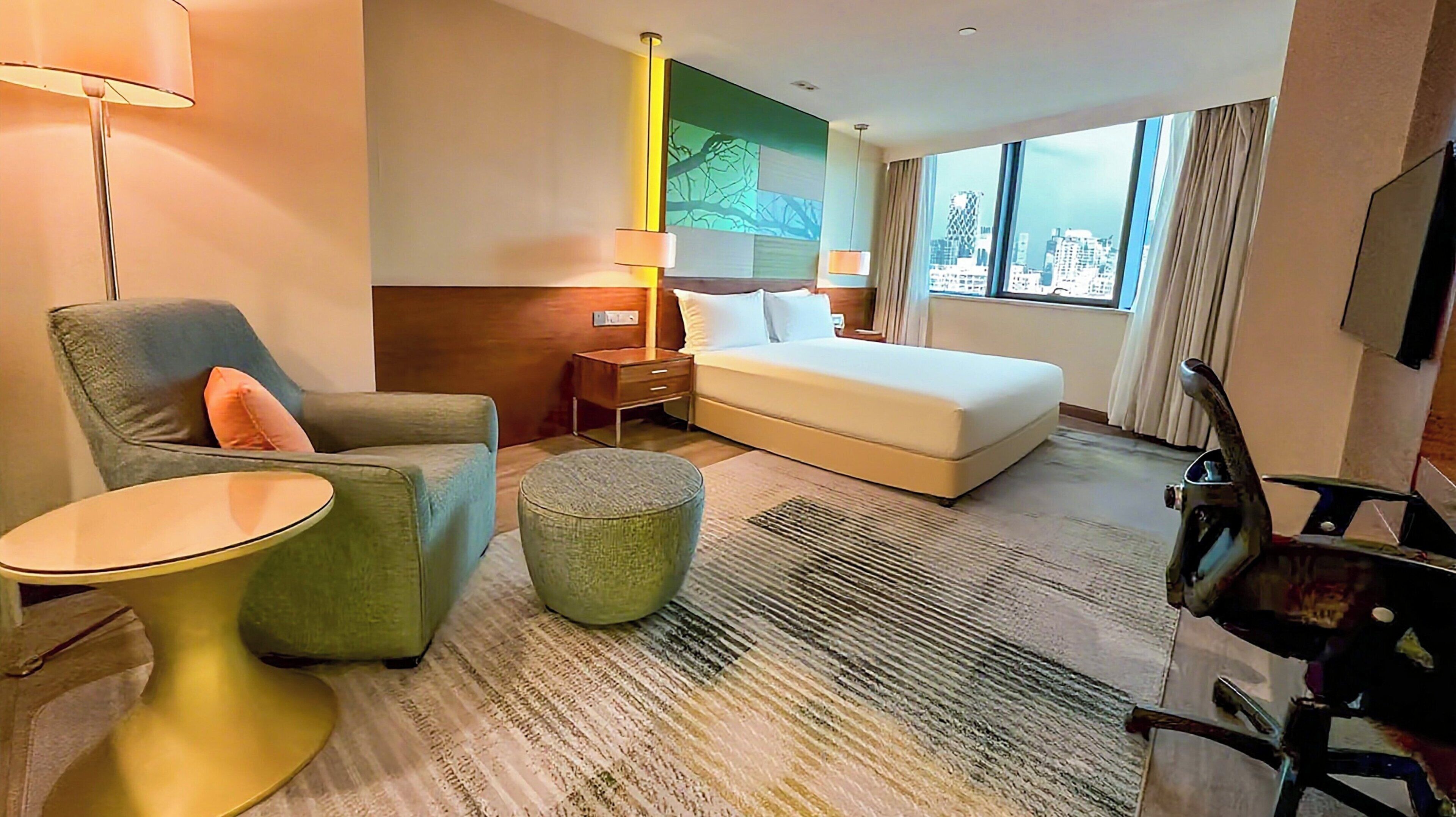 1 bedroom, premium bedding, minibar, in-room safe