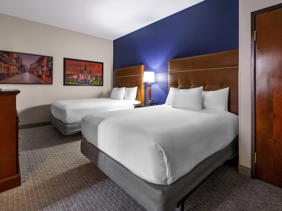 Suite, Multiple Beds, Accessible (Sofa Sleeper, Tub, 2 Rooms) | Desk, laptop workspace, blackout drapes, iron/ironing board