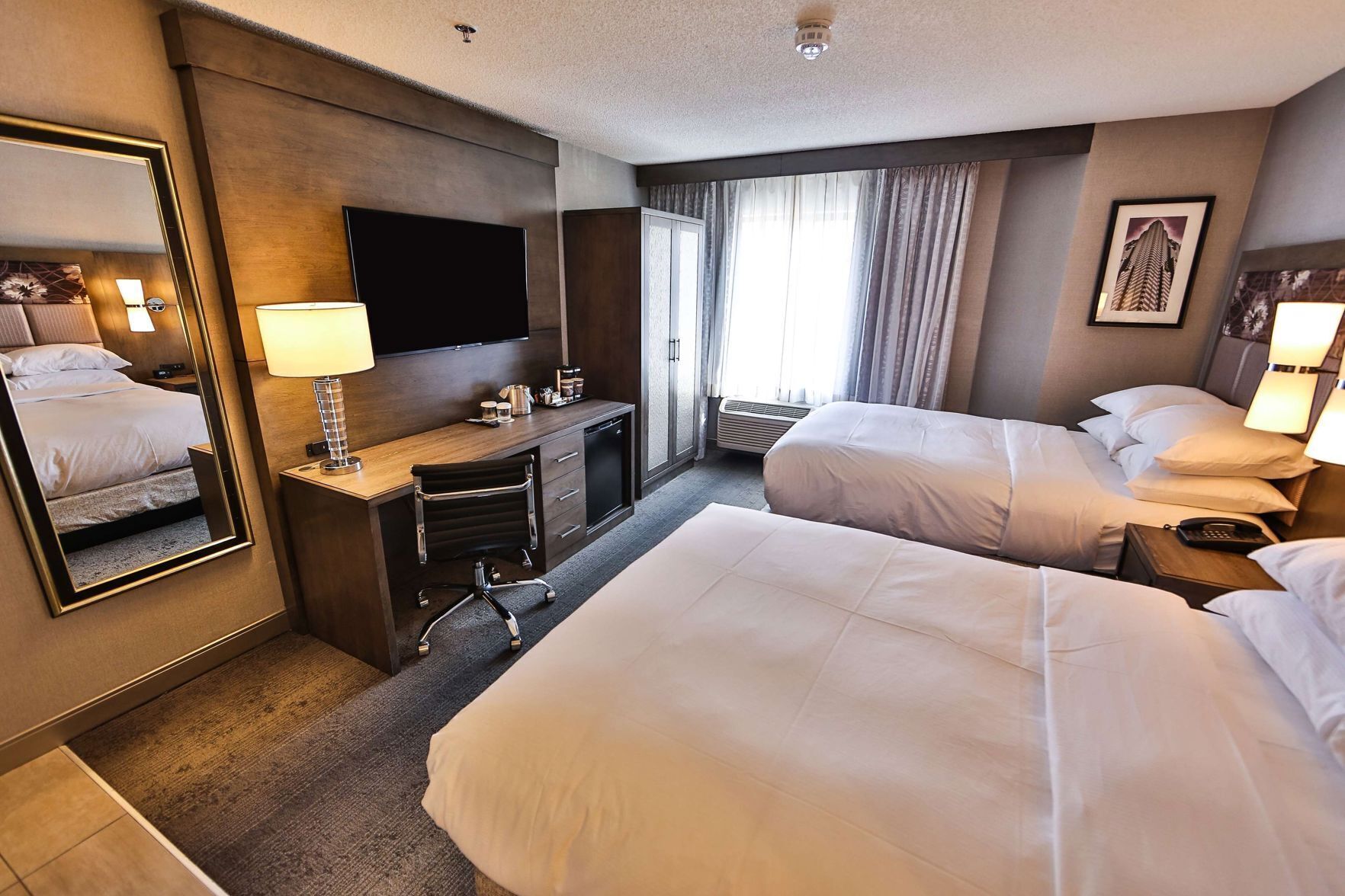 Premium bedding, in-room safe, laptop workspace, blackout drapes