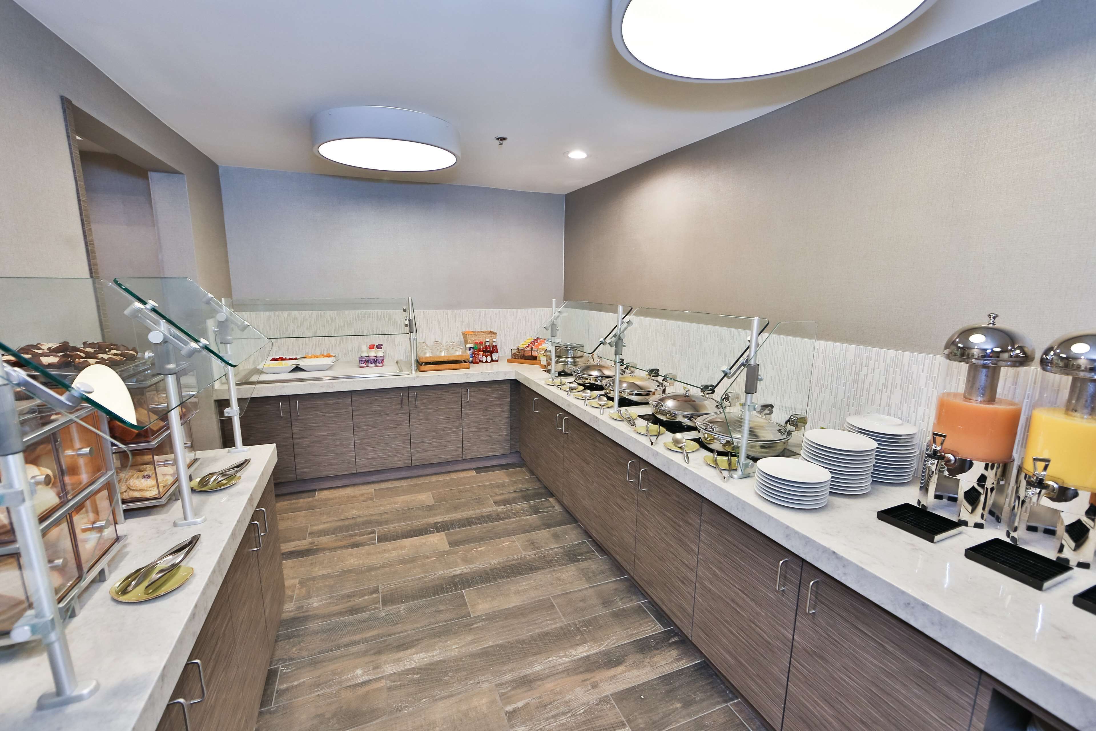 daily full breakfast for a fee