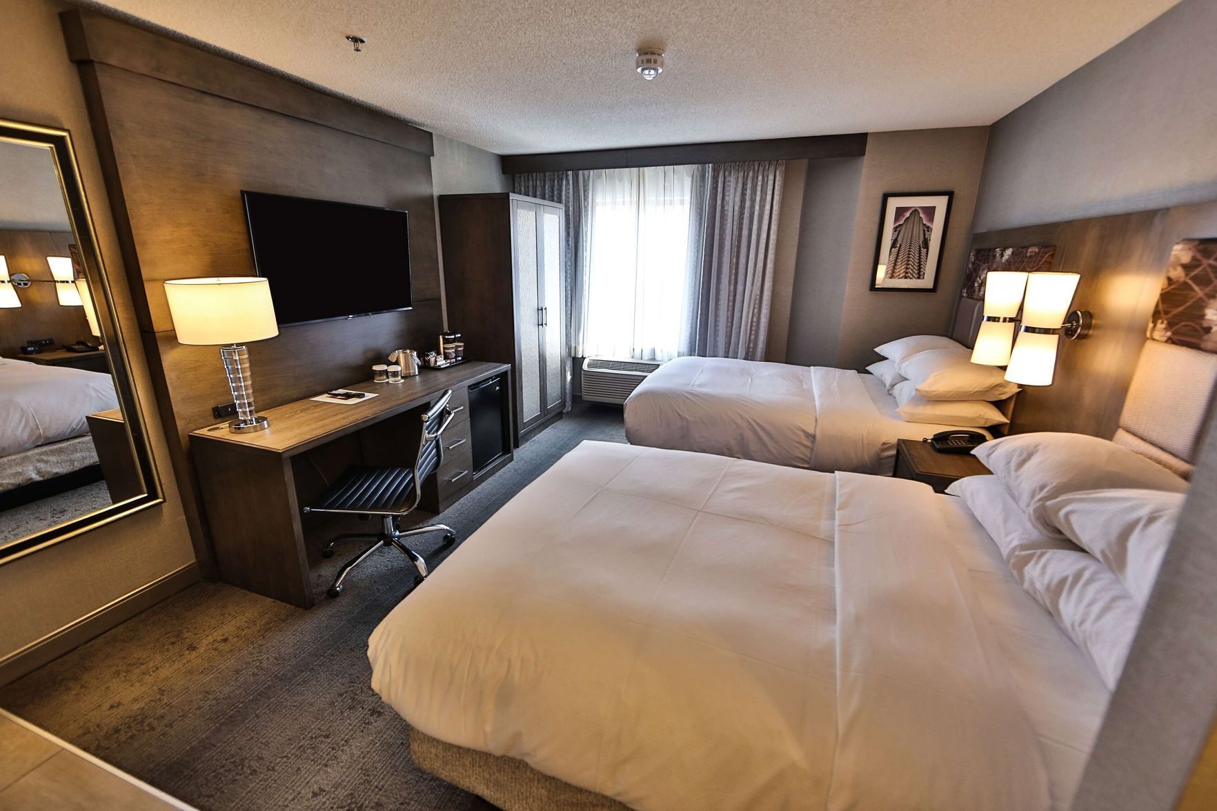Premium bedding, in-room safe, laptop workspace, blackout drapes