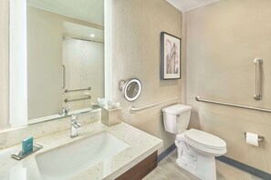 Shower, designer toiletries, hair dryer, towels - DoubleTree by Hilton Atlanta - Alpharetta (Alpharetta)