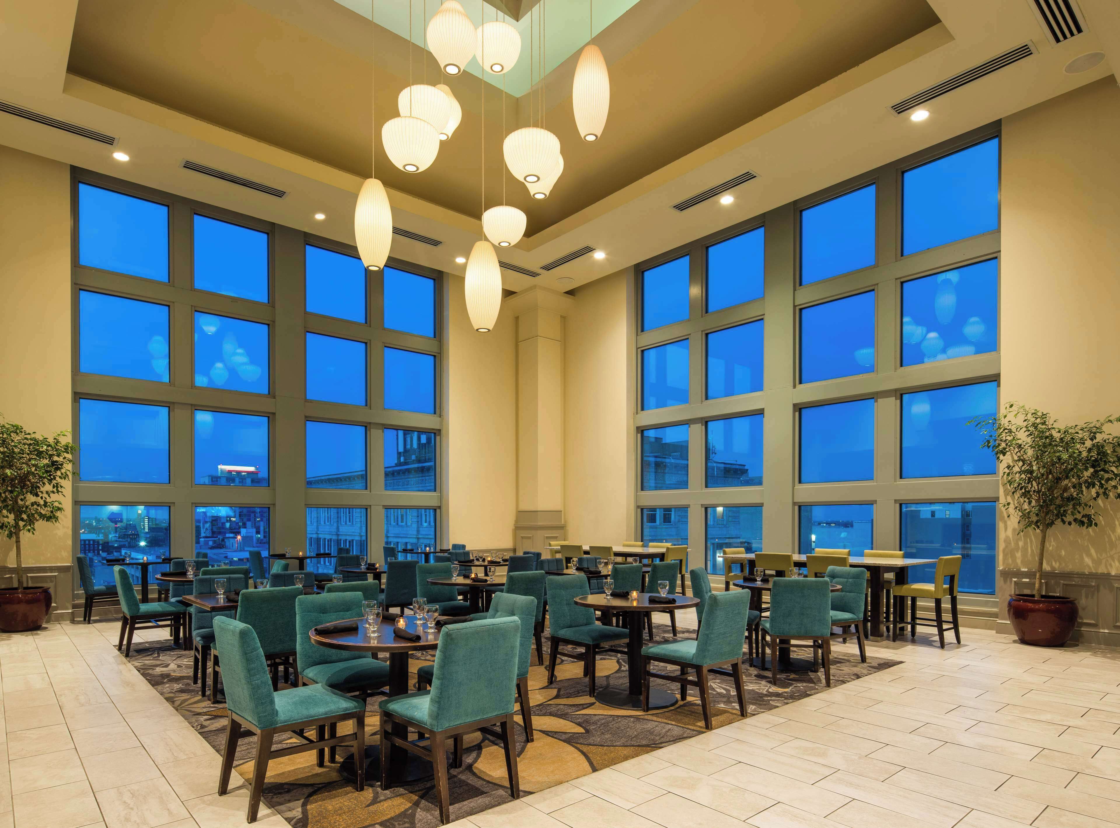 Se sirven desayunos, cenas y cocina americana 