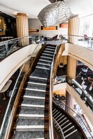 2 bars/lounges, wine bar