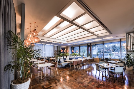 Se sirven desayunos y cenas. Amora Hotel Jamison Sydney