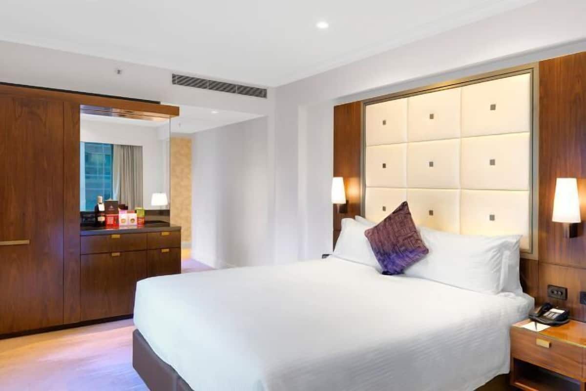 Minibar, in-room safe, blackout drapes, iron/ironing board