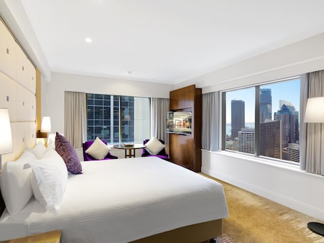 Deluxe Corner King . Amora Hotel Jamison Sydney