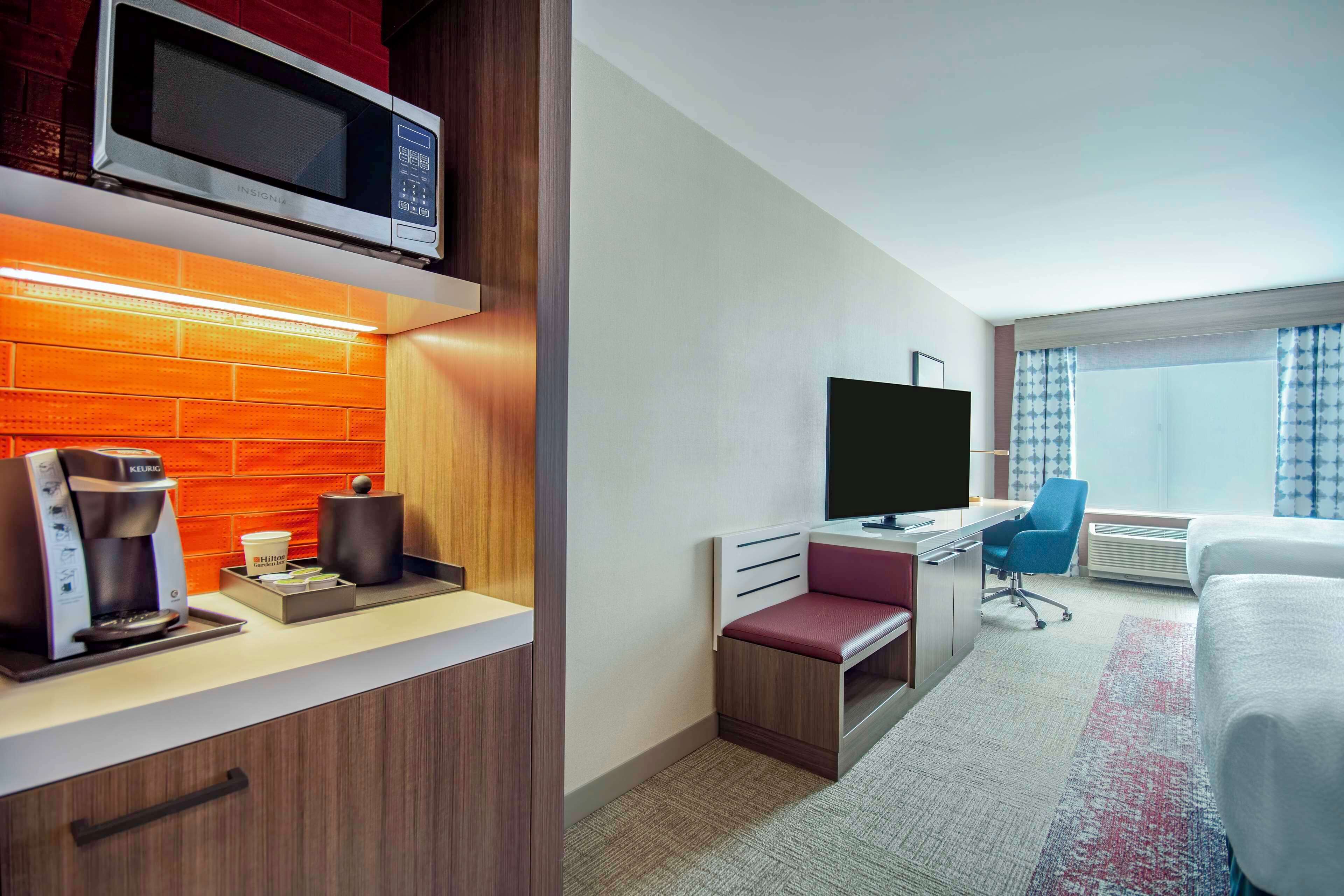 in-room safe, individually decorated, desk, laptop workspace