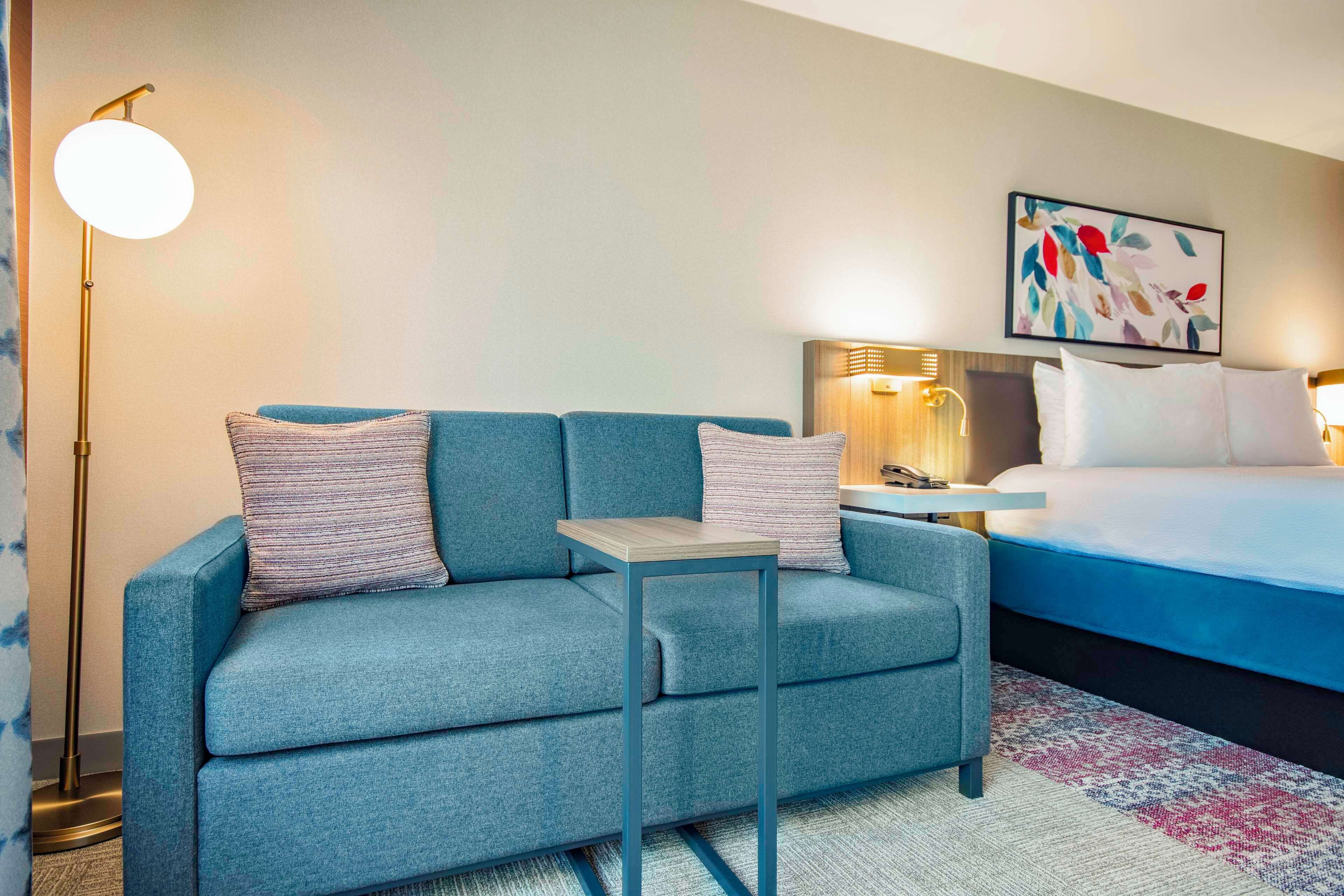 in-room safe, individually decorated, desk, laptop workspace