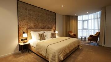 Suíte estúdio | Frigobar, cofres nos quartos, quartos à prova de som, Wi-Fi de cortesia