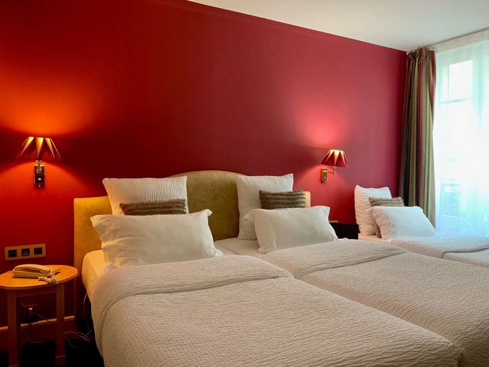 Tremannsrom | Safe på rommet, skrivebord, lydisolert og strykejern/-brett