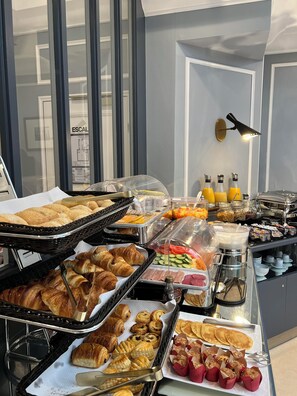 Daily buffet breakfast (EUR 15 per person)