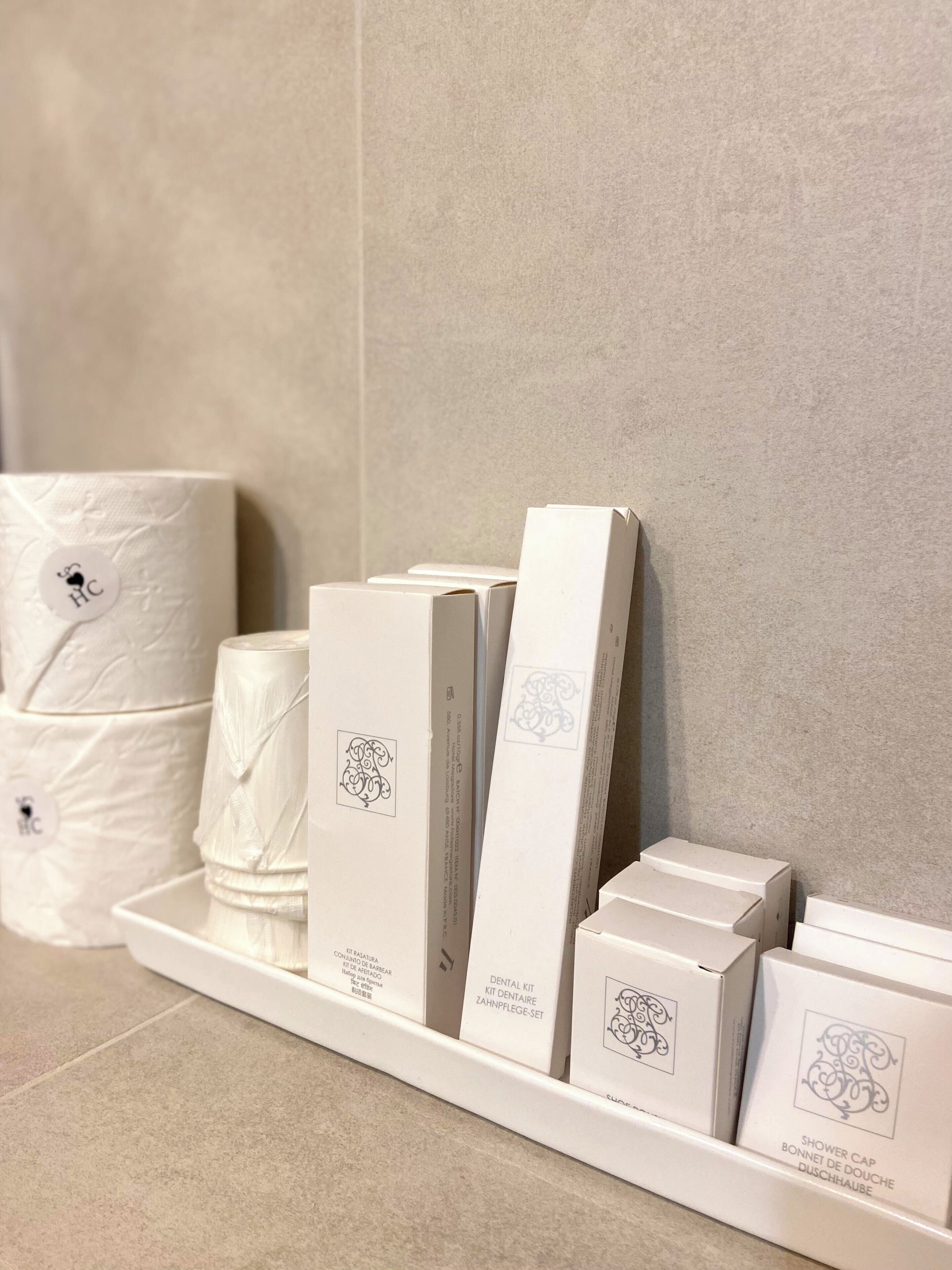 triple room | bathroom | free toiletries, hair dryer, towels