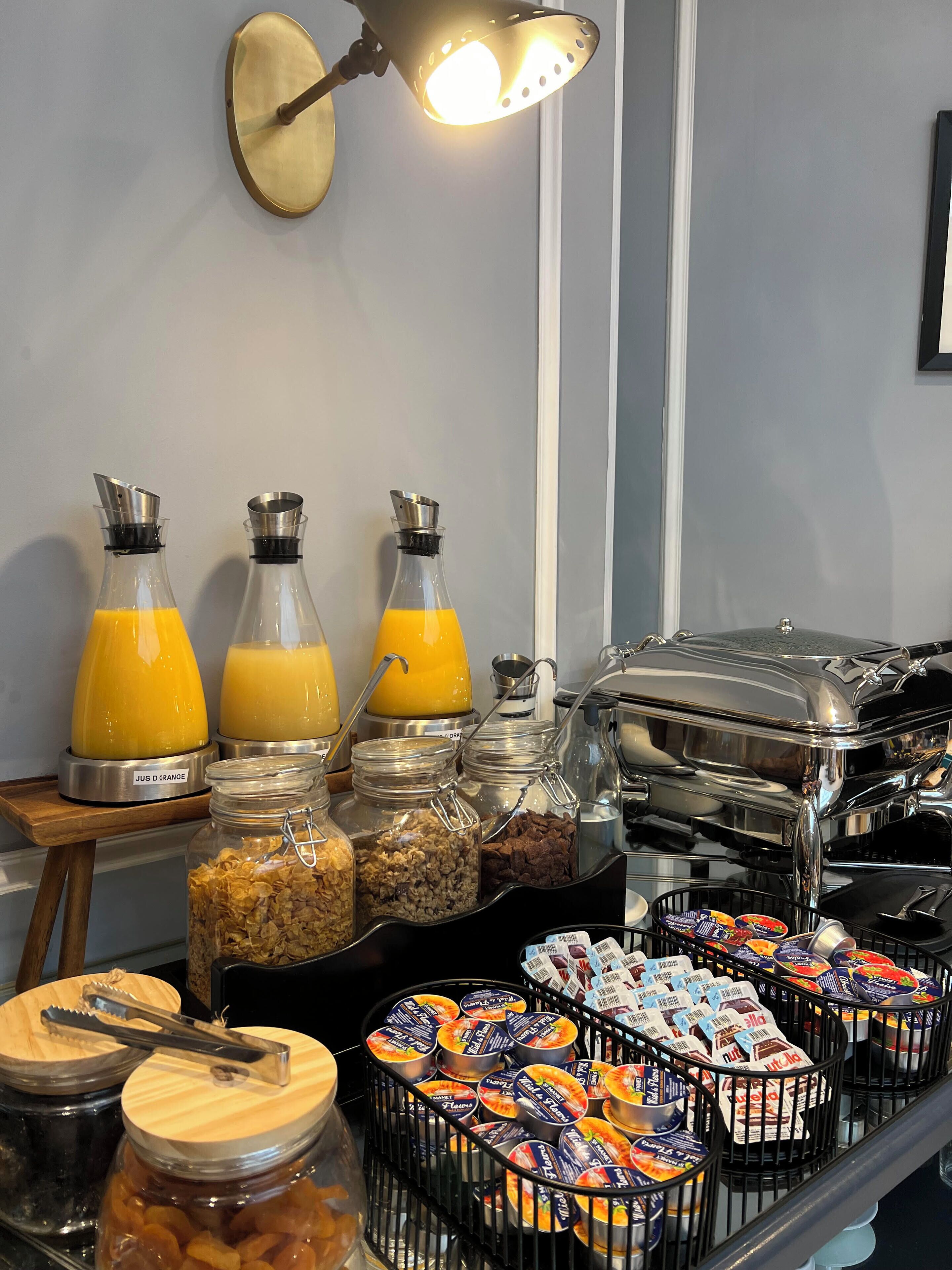 daily buffet breakfast (eur 15 per person)