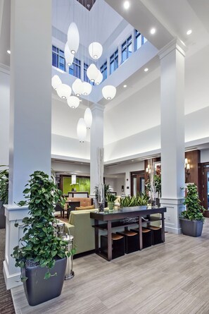 Coin salon dans le hall