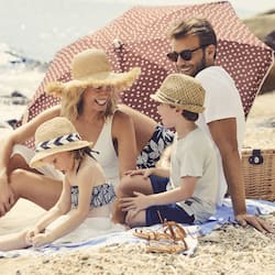 Private beach, sun-loungers, beach umbrellas, beach towels