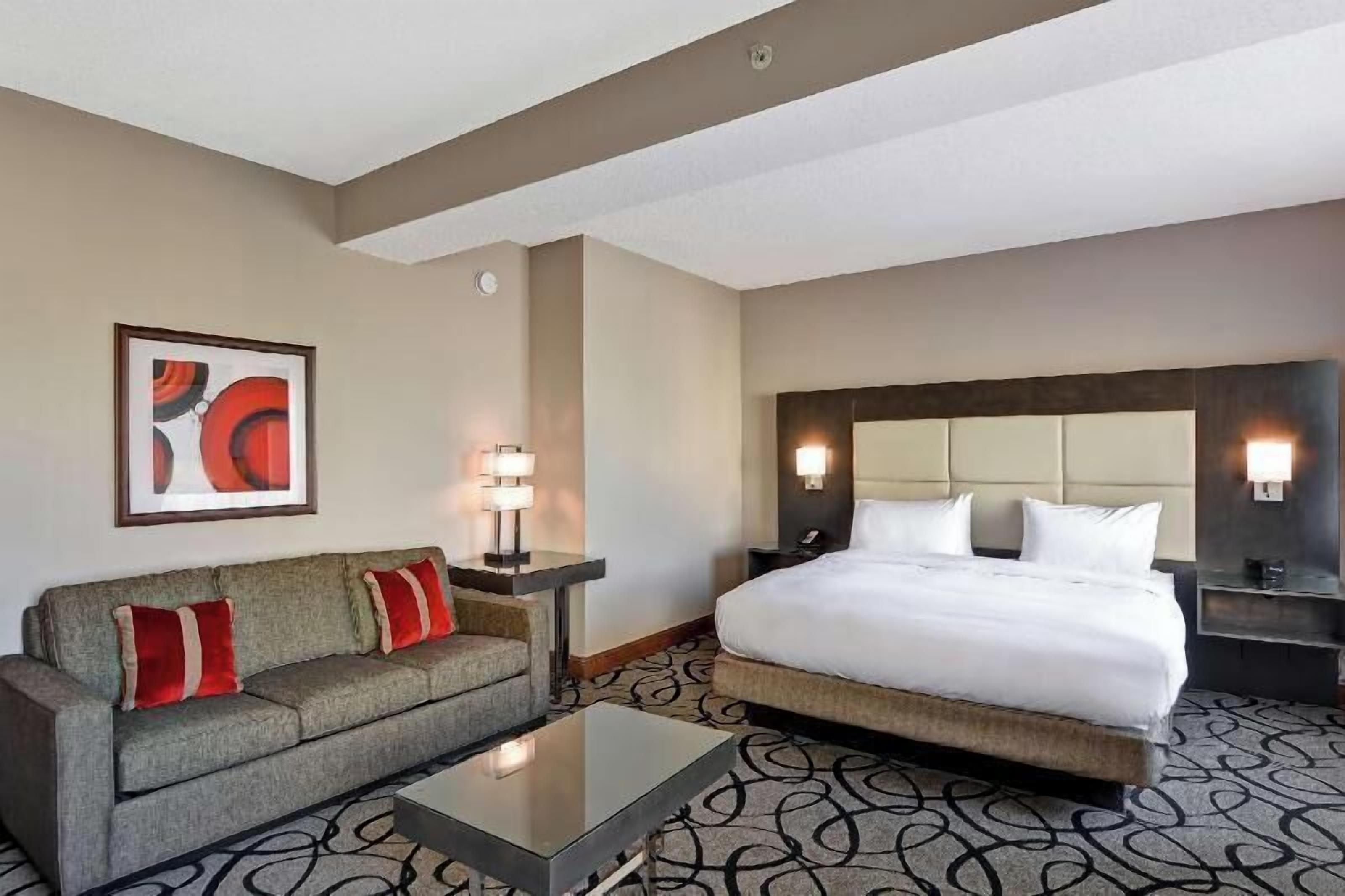 In-room safe, individually decorated, individually furnished, desk