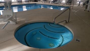 Indoor spa tub