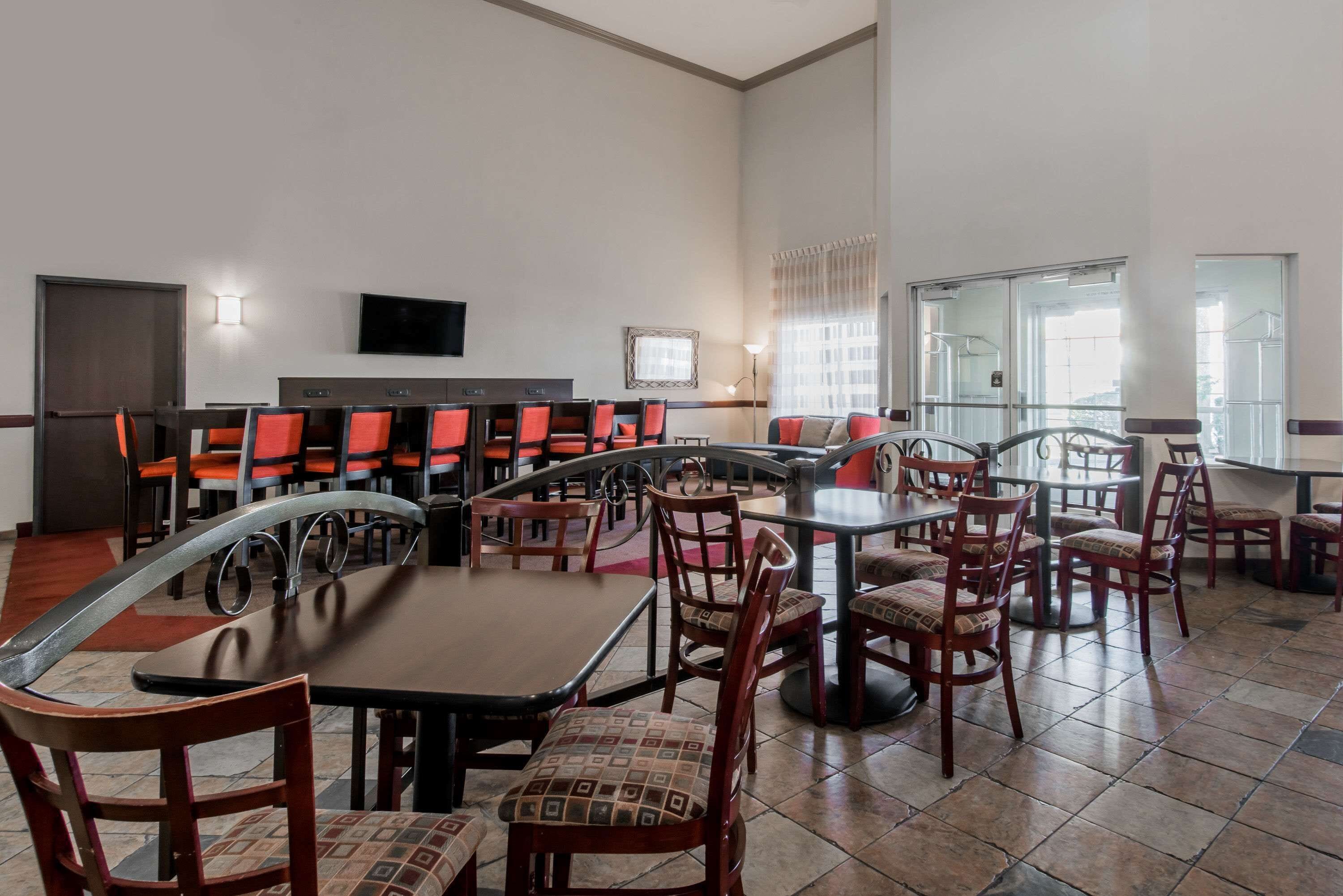 Desayuno de autoservicio incluido todos los días