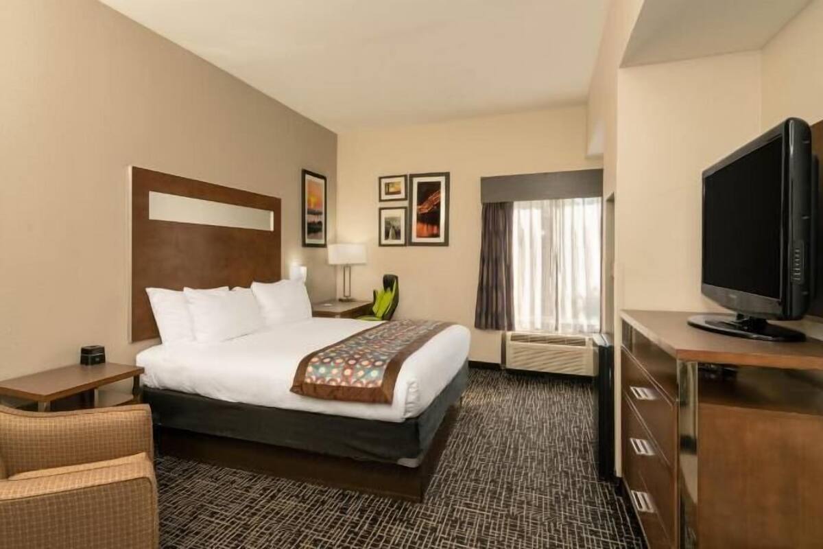 Premium bedding, pillowtop beds, desk, blackout drapes