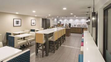 Petit déjeuner continental compris