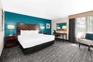 Suite, 1 King-Bett, Nichtraucher | Hochwertige Bettwaren, Schreibtisch, Bügeleisen/Bügelbrett