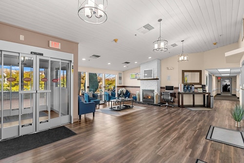 Clarion Pointe Wenatchee