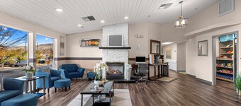 Clarion Pointe Wenatchee