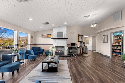 Clarion Pointe Wenatchee