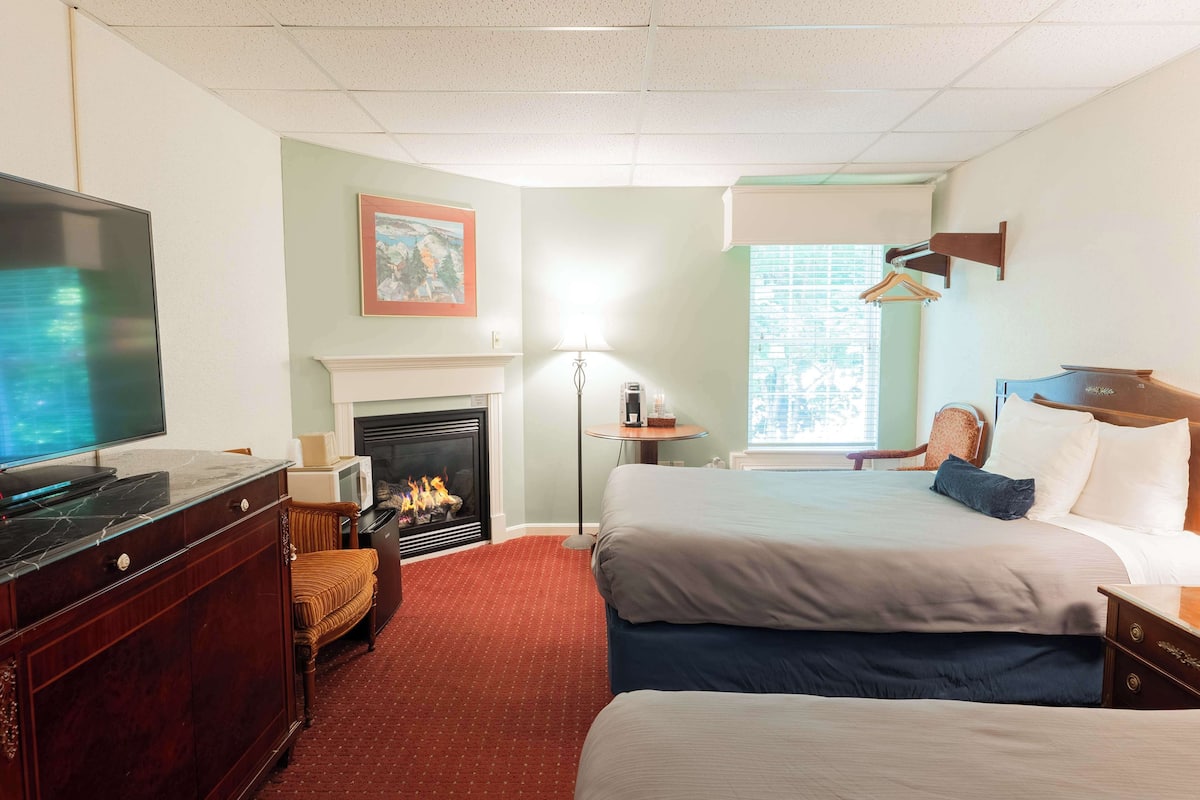 Deluxe Room, 2 Queen Beds, Fireplace | Blackout drapes, iron/ironing board, free WiFi, bed sheets