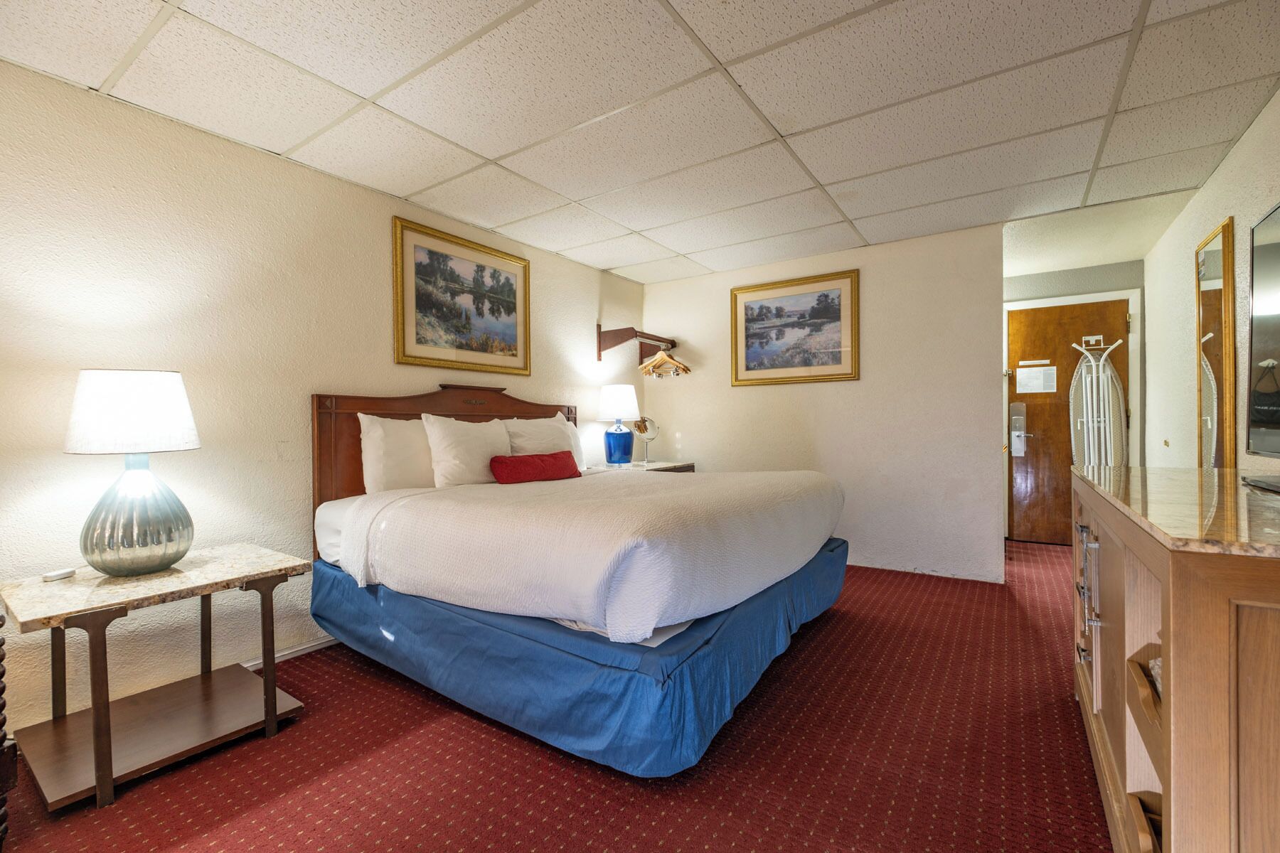 Deluxe eenpersoonskamer | Verduisterende gordijnen, een strijkplank/strijkijzer, gratis wifi