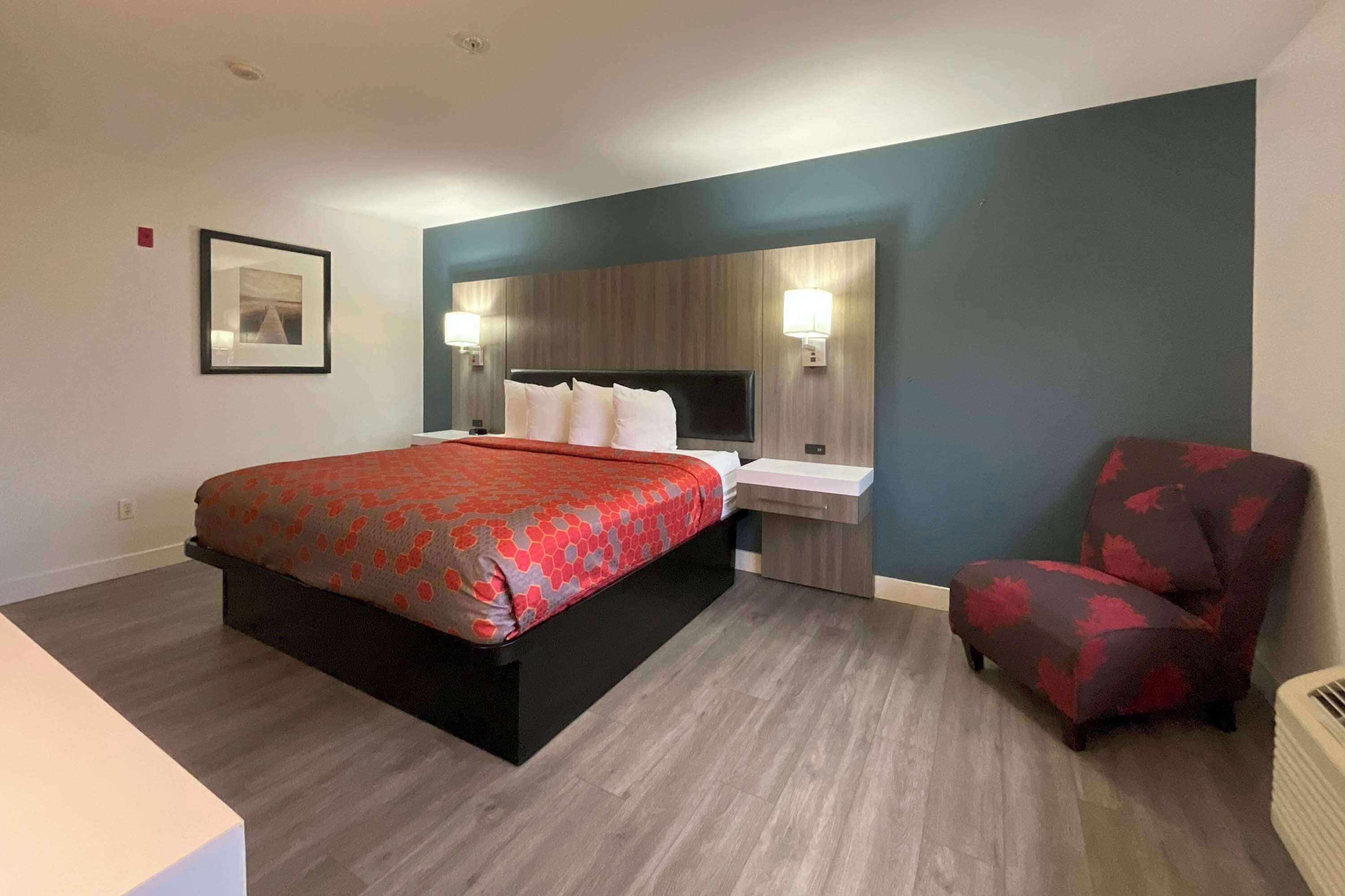Premium bedding, down comforters, pillowtop beds, individually furnished