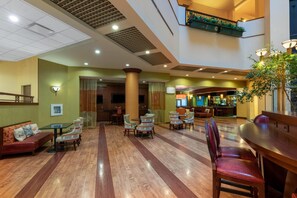 Lobby - Wyndham Grand Oklahoma City Downtown (Oklahoma City)