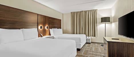 Suite, 2 queensize-senger | Skrivebord for bærbar PC, blendingsgardiner og strykejern/-brett