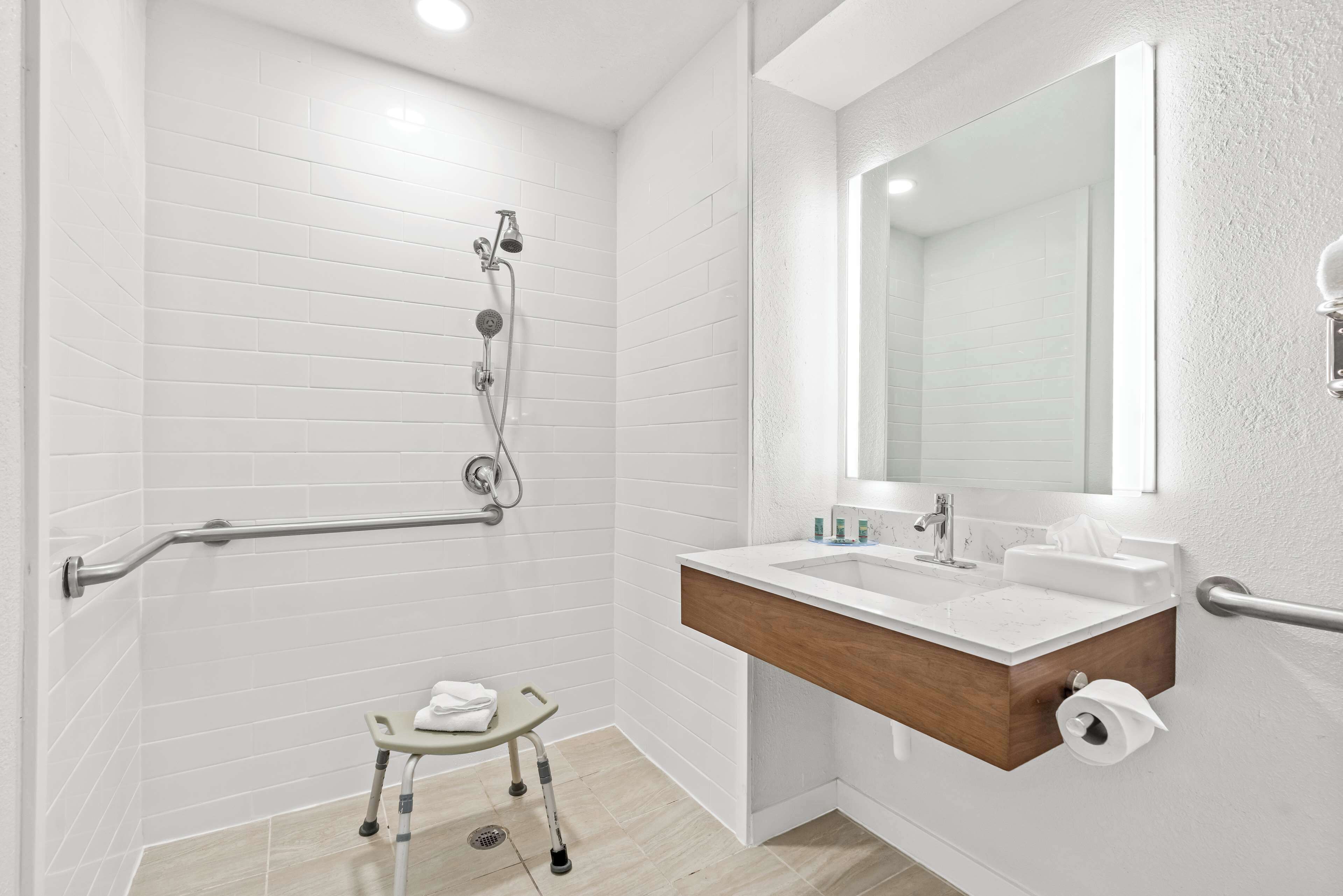 Photo - Sonesta Essential Orlando Airport