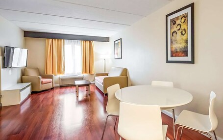 Sonesta Essential Orlando - Image 14