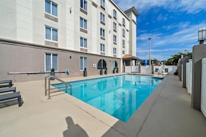 Outdoor pool, sun loungers
