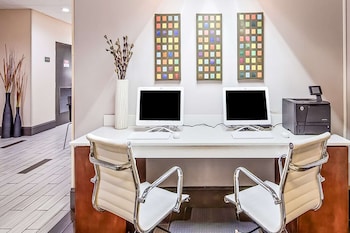 Business center at Sonesta Essential Orlando
