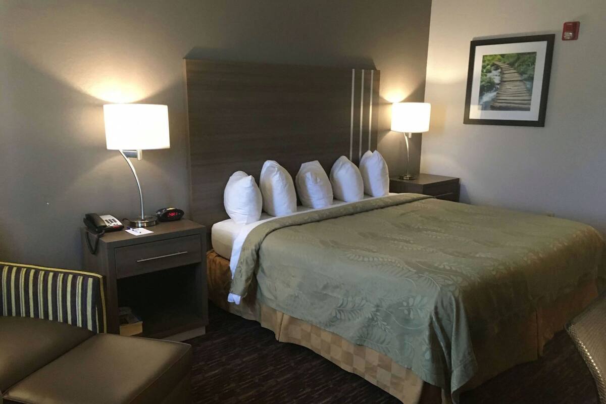 Desk, laptop workspace, iron/ironing board, cribs (free)