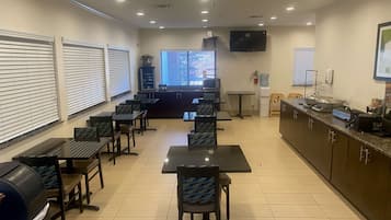 Free daily continental breakfast